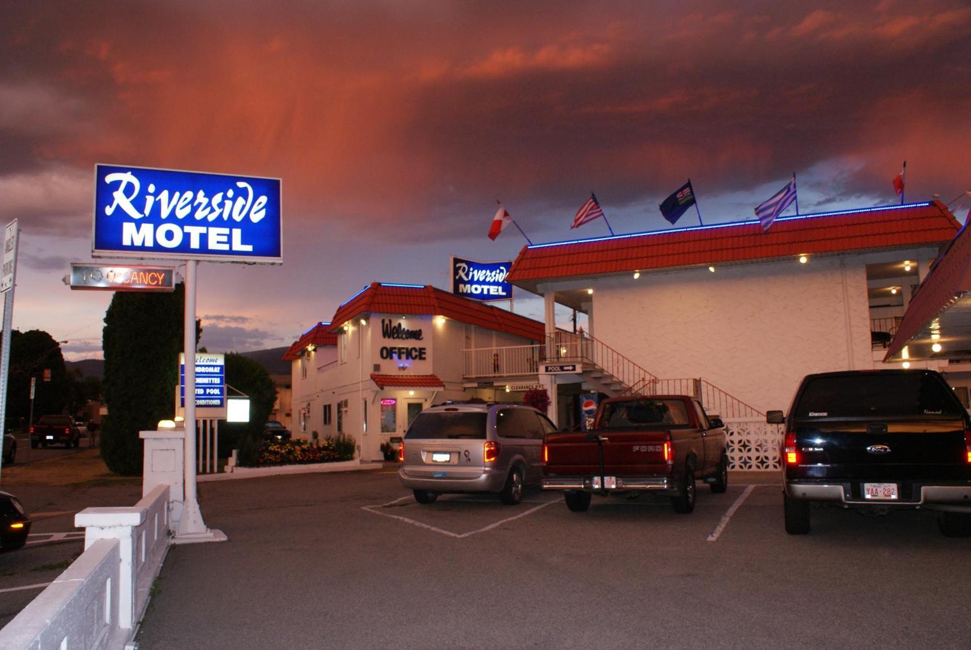 Riverside Motel Пентиктон Экстерьер фото